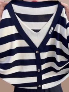 Áo Thun Dệt Kim Lụa Băng Kẻ Sọc Cỡ Lớn Mùa Hè Dáng Rộng Thoải Mái Thường Ngày Giả Hai Mảnh Áo Cổ Tròn Tay Ngắn