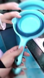 ZEO Foldable Water Dipper Water Ladle Multipurpose Water Scoop For Kitchen and Bathroom