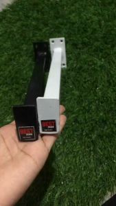 Gantungan Suling Capstock Besi / Suling Kotak Tembok Free Paku Tembok Gantungan Baju Hanger Kotak Gantungan Baju Besi Gantungan baju murah tempel dinding Gantungan Hanger tembok kapstok / capstock persegi 30cm gratis paku beton Suling Kotak | Capstok