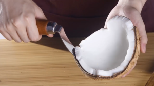 Coconut Tool Stainless Steel Coconut Meat Removal Durable Wooden Handle Coconut Opener for Kitchen Coconut Meat Remover