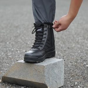 รองเท้าเดินป่าผู้ชายรองเท้าป่าทรงสูงกันลื่นและกันน้ําเหมาะสําหรับสภาพแวดล้อมกลางแจ้ง พร้อมจัดส่ง