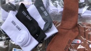 ยกโหล 12คู่ ถุงเท้านักเรียน ถุงเท้าข้อยาว สีขาวเทา สีน้ำตาล สีกากี (เลือกจำนวนได้)