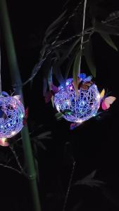 SXH  New led Solar Hanging Tree Ball Artificial Butterfly Ball Pendant Light Outdoor Garden Lamp Decorative Aluminum Wire Ball Light