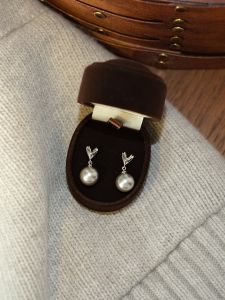 Silver Grey Pearl Earrings Women Simple High-End Sensation Real  Ear Jewelry No Piercing Mosquito Coil Ear Clip