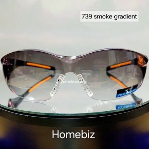 Action Eyewear รุ่น 739 Smoke Gradient กระเป๋าผ้าบำรุงเพื่อการแสดงความแข็งแรง แว่นตานิรภัย แว่นกันแดด 2020 แว่นตากัน UV แว่นกันแดดผู้ชาย แว่นตากันแดด ราคาถูก แว่นกันแดดแฟชั่น แว่นผู้ชายสวยๆ