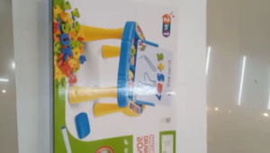 Mainan yofi magnetic drawing board