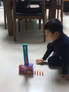 Đồ chơi xe xếp Domino tự động xe tàu hỏa thả domino có đèn nhạc vui nhộn giải trí cho bé