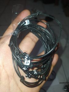 Gelang inisial Huruf Kotak Hitam / Gelang Tali Korea Kotak Inisial
