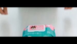 พร้อมส่ง ทิชชู่เปียก มีฝาปิด กระดาษทิขชู่ ทิชชู่เปียก กระดาษเปียก กระดาษทำความสะอาดไม่มีแอลกอฮอล์ ผลิตจากน้ำแร่บริสุทธิ์ ผ้านุ่มชุ่มชื่น อ่อนโยนต่อผิว เด็กทารกใช้ได้ ป้องกัน เชื้อโรค ไม่มีแอลกอฮอล์ ปราศจากการแต่งกลิ่น 1ห่อ 80แผ่น