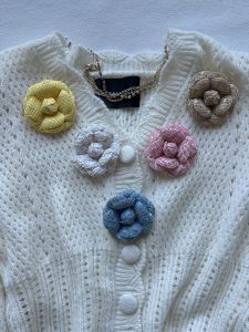 Luxurious Gold Thread Pin Brooch Fashion Accessory for Sweaters And Coats Thick Woolen Lapel Flower Pin Versatile Styling Piece