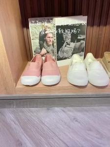 COD  Spring New Slip-on Canvas Shoes Womens All-Match Flat Student Korean Style Summer Shallow Mouth Nurse Indoor Shoes Lazy Shoes  CNN