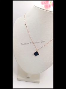 KALUNG TITANIUM WANITA SIMPLE KOTAK HITAM ANTI KARAT ANTI LUNTUR