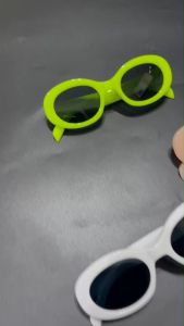 แว่นกันแดดเด็ก รุ่น Celeb kid หน้ากว้าง 13 cm สำหรับเด็ก 3-12 ขวบแถมกล่อง(Random)(SUN109)