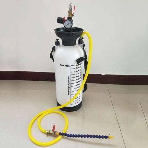 TMALL ถังเติมน้ำมันเกียร์ออโต้ ถังเติมน้ำมันเกียร์ ถังเติมน้ำมันเกียร์-เฟืองท้ายใช้ลม น้ำมันเฟืองท้าย ความจุ 8L ลิตรพร้อมหัวเติม ถังเติมน้ำมันเกียร์ออโต้ 8 ลิตรระบบลม รู่นถังหนา พร้อมชูดอาดเปตเตอร์ 5 ชิ้น