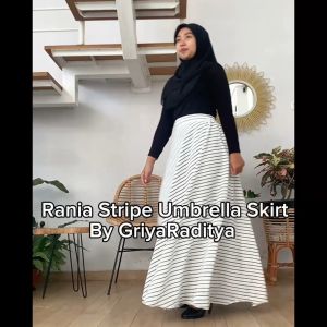Rok Panjang Wanita Payung Rania Stripe Umbrella Skirt Motif Garis Salur Hitam Putih