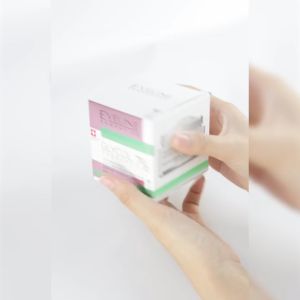 Kem dưỡng da Eveline Glycol Therapy kiềm dầu ngừa mụn làm sáng da 50ML