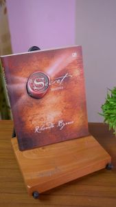 Buku Novel Self Improvement : The Secret (Rahasia) - Rhonda Byrne