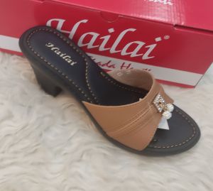 sandal hailai hles . kekinian size 36-40 hak tahu . kuat. fasion