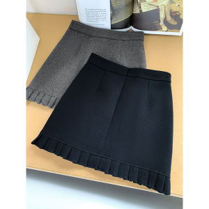Fashionable High-Waisted Figure-Hugging Half Skirt