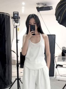 เสื้อกั๊กแขนกุดสไตล์อเมริกันสำหรับผู้หญิงในฤดูร้อน ออกกำลังกาย แขนกุด เสื้อกั๊กทรงสลิมฟิต ใส่ด้านนอก ชุดชั้นในสีพื้น