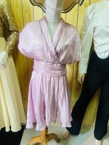 มินิเดรส ผ้าลินินเงาอัดยับ