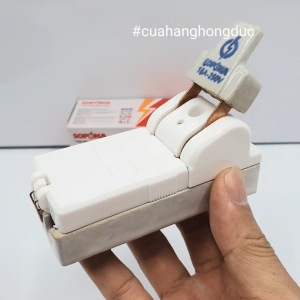 Cầu Dao Đế Sứ 1 Pha 15A-2P Màu Trắng D1H SOPOKA