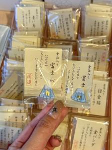 Fuji Mountain Amulet Gold Foil Mobile Phone Pendant Lucky Charm Protective Wealth Decorative Organic Glass DIY Fashion Jewelry