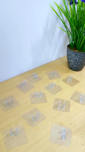 Gantungan Colokan Kepala Kabel Transparan Cantolan Kabel Tempelan Hook Dinding Serbaguna