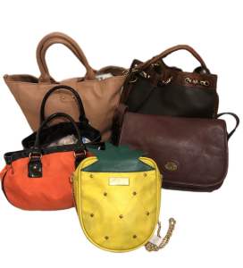 Túi Si đeo chéo đeo vai nguyên bộ nhiều mẫu xinh cho bạn thay đổi phong cách ngày thường.