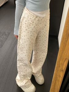 กางเกงยีนส์ทรงตรงลายดอกไม้สำหรับผู้หญิง กางเกงขายาวทรงหลวมเอวสูง กางเกงขายาวทรงหลวมลำลอง ทรงเข้ารูป ฤดูใบไม้ผลิและฤดูร้อน