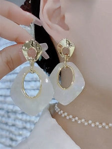 Exaggerated Personality Diamond Shape Silver Needle Earrings Womens Fashionable Vintage Hong Kong Style Alloy Ear Jewelry