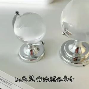 Globe Kristal Mini dekorasi Desktop Kreatif Dekorasi Meja Pajangan Bola Kristal Cocok Jadi Hiasan - Hiasan Lucu