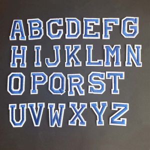 Bảng Chữ Cái Màu Xanh Chữ Cái Tiếng Anh Thêu Táo Sắt Trên Miếng Dán Với Viền Trắng Vải Dính Nhiệt Miếng Dán Kính Cường Lực Cho Quần Áo