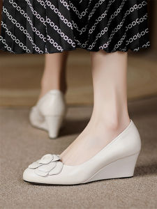 หนัง รองเท้าแบบสวม ผู้หญิง ฤดูใบไม้ผลิ ฤดูใบไม้ร่วง รองเท้าส้นสูงแฟชั่นใหม่จับคู่ดอกไม้ กระโปรง รองเท้าหัวกลมหัวเดียว