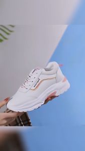 รองเท้าฮิตๆ2025หญิง ดีไซน์เกาหลี รองเท้าผ้าใบเสริมส้น สูง4.5cm มีไซส์ 35-42 รองเท้ากีฬาแบบลำลอง