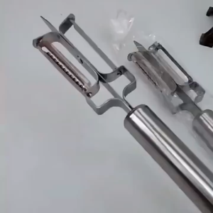 มีดปอกเปลือก ผักผลไม้ มีดสแตนเลสอเนกประสงค์ จบในด้ามเดียวใช้งาน 3in1 สไลด์ซอย เจาะรูหัวผักผลไม้