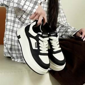 Forever21 | Giày Thể Thao Mũi Panda Đế Dày Tăng Chiều Cao