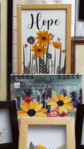 Handcrafted Real Pressed Flower 2026 Small Calendar "Flower Arrangement" Desk Calendar