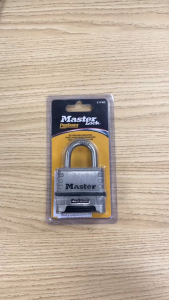 Khóa Mật Khẩu Master Lock 1174D – Rộng 57mm Mã 4 Số Thép Không Gỉ Chống Ăn Mòn Dùng Cho Cổng Nhà/Kho Xưởng