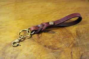 Handmade Brown Leather Keychain Motorcycle Buckle Pure Copper Bag Pendant Rope Vintage Leather Cow Care Accessories