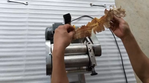 Máy cán mực nướngcá đuối chạy điện 220V ship toàn quốc