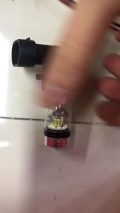 2 ชิ้น หลอดไฟ LED 100W H4 8000K 20 LED สีขาวสองหลอดหลอดไฟหน้าสูงต่ำโคมไฟส่องแสง COD