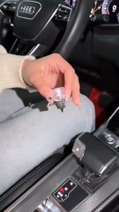 Đèn led cổng USB đổi màu trang trí ô tô