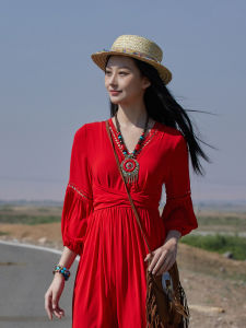 ชุดเดรสยาวผ้าชีฟองสีแดงสไตล์วันหยุดในทะเลทราย ชุดเดรสยาวผ้าชีฟองสีแดงสไตล์วันหยุดในทะเลทราย ชุดเดรสยาวผ้าชีฟองสีแดงสไตล์วันหยุดในทะเลทราย