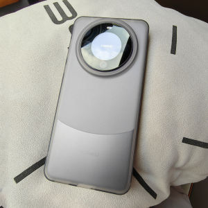 Ultra-Thin Frosted Silicone Phone Case for Huawei Mate60 pro Anti-Fingerprint Simple Full-Coverage Protective Shell for Men And Women