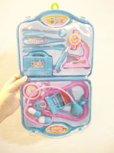 (KIDZOONA) MAINAN ANAK PEREMPUAN DOKTER KOPER / DOKTER KOPER MIKA / DOCTORS BAG SET / MEDICAL CENTER