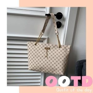 QDshop มาแรงในตอนนี้ กระเป๋าแฟชั่นสะพายผู้หญิง ดีเทลสวยโดดเด่น ลวดลายสุดชิค แต่งสายโซ่สุดหรู สะพายแบบชิลล์ สวยเป๊ะเต็มสิบไม่หัก สั่งเลยมีขายแล้ววันนี้