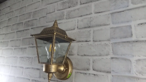 โคมไฟกิ่งภายนอก สีดำ สีทองรมควัน ใช้กับขั้วE27 กันน้ำ กันฝน วัสดุอลูมิเนียม โป๊ะอะคริลิคDCO-240715A-W