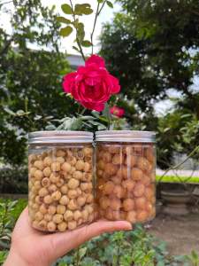 Combo 2 hộp (long nhãn ôm sen và sen sấy giòn ăn liền) thơm ngon thượng hạng món quà tết ý nghĩa cho mọi gia đình hàng nguyên vị tự nhiên của nhãn và sen