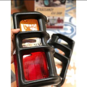 Garnis Lampu Belakang Feroza